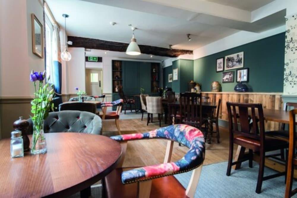 The Fleece At Cirencester Exterior foto The interior of the restaurant