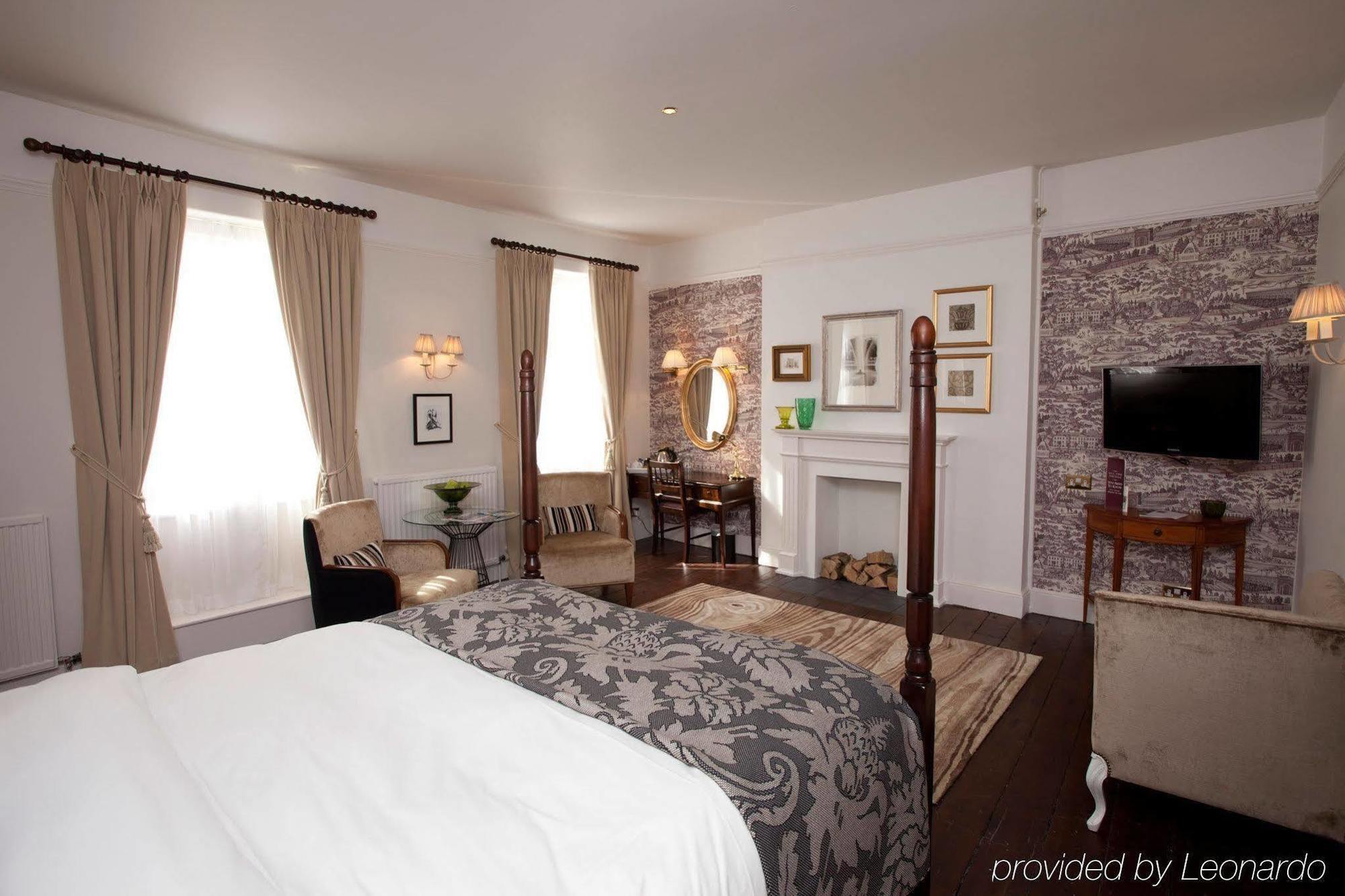 The Fleece At Cirencester Zimmer foto A room at the hotel