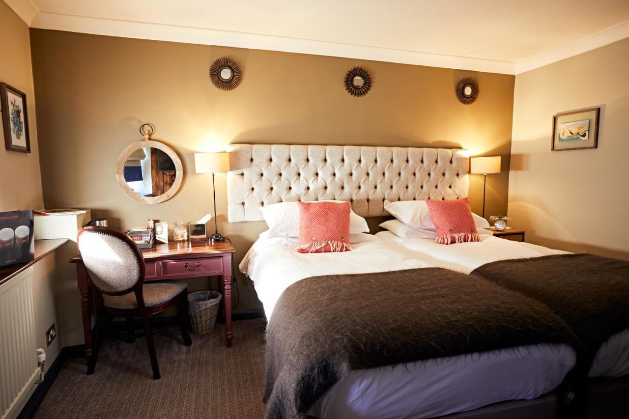The Fleece At Cirencester Exterior foto A room at the hotel