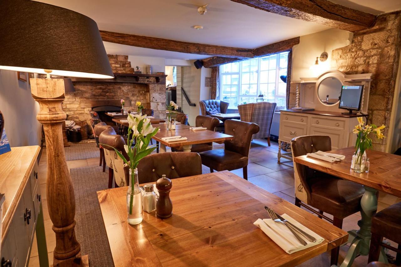 The Fleece At Cirencester Exterior foto The interior of the restaurant